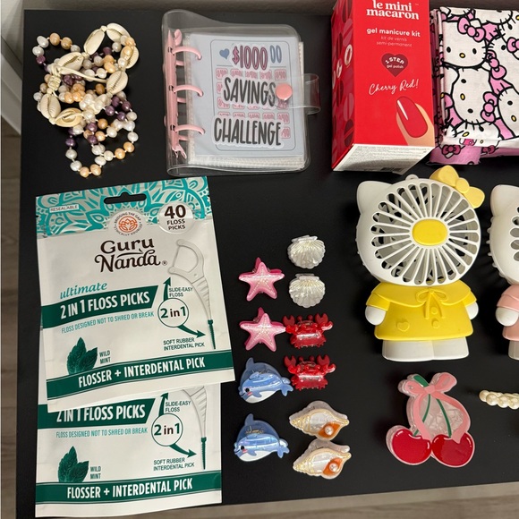 Hello Kitty bundle - Picture 2 of 4